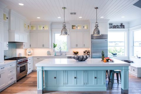 Coastal White Kitchen With Turquoise Island - Home Bunch Interior ... with regard to White and Dark Brown Kitchens: A Timeless Color Palette Explained