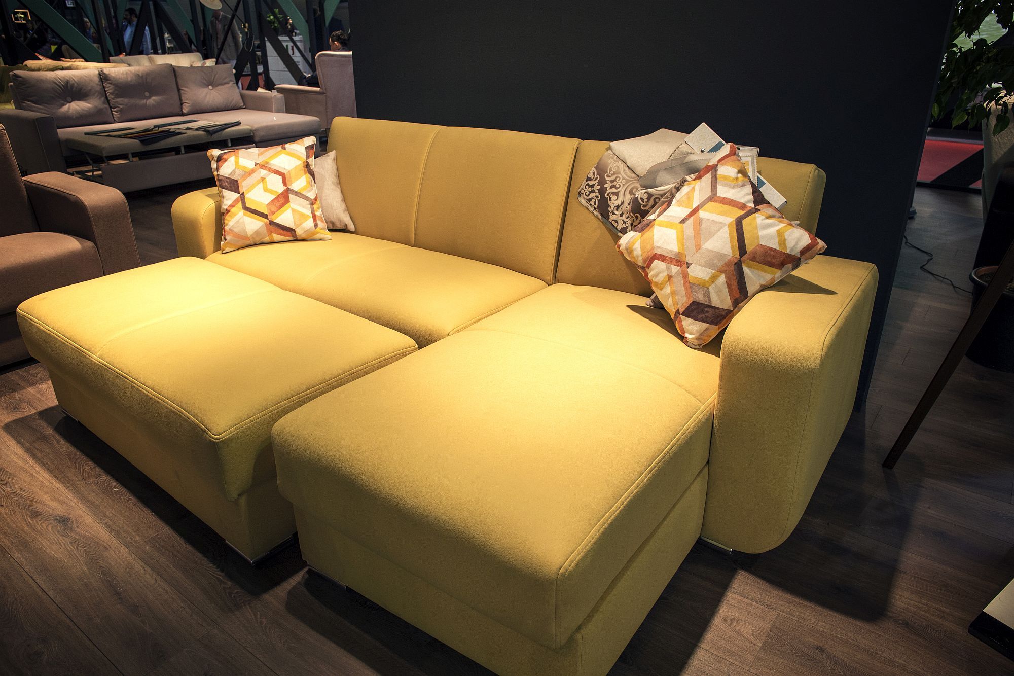 20 Modern Modular Sofas And Sectionals Ushering In Decorating Ease with