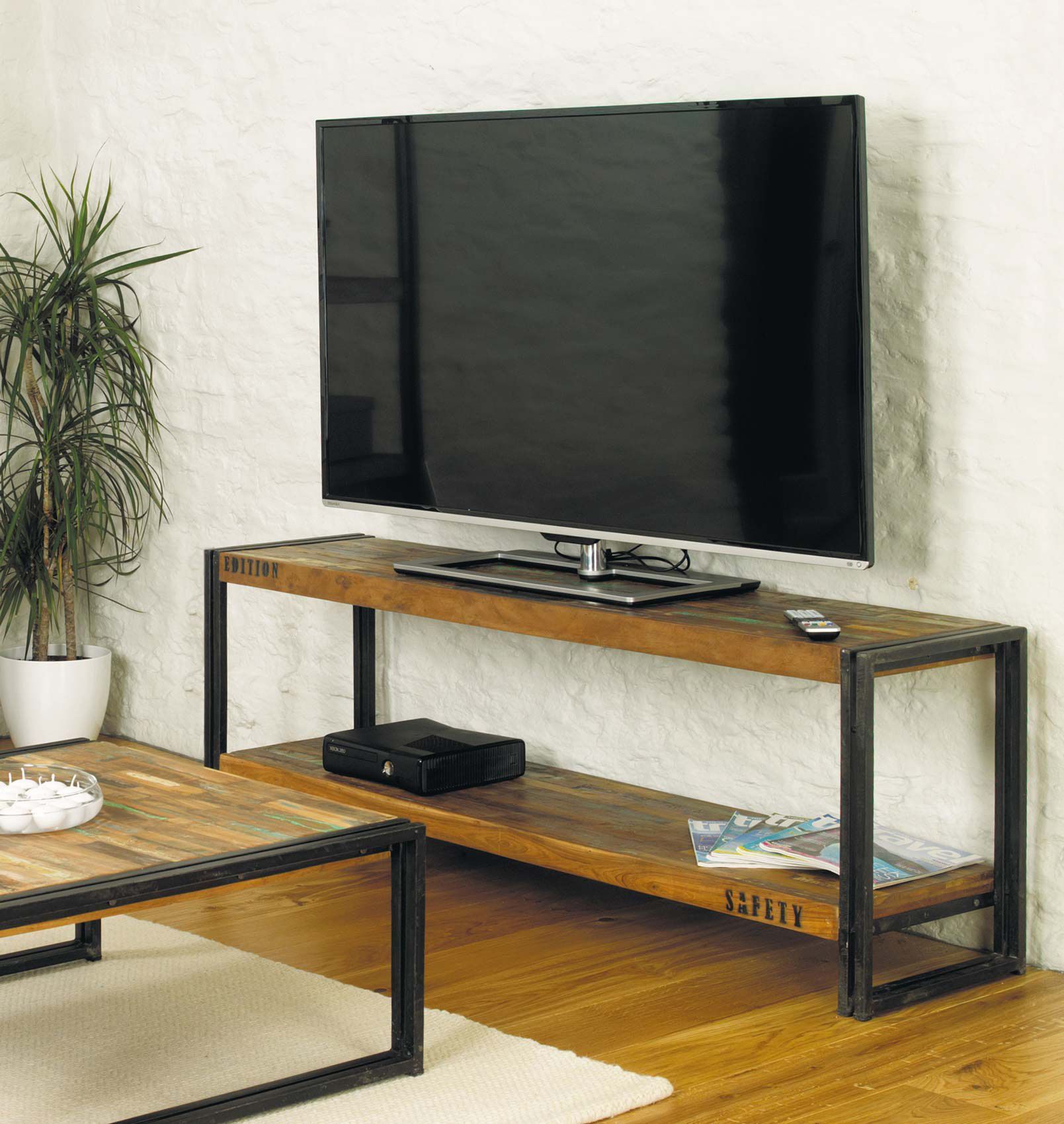60 Best Diy Tv Stand Ideas For Your Room Interior | Muebles De Diseño ... with Choosing the Right Industrial 58&quot; TV Stand for Your Living Room