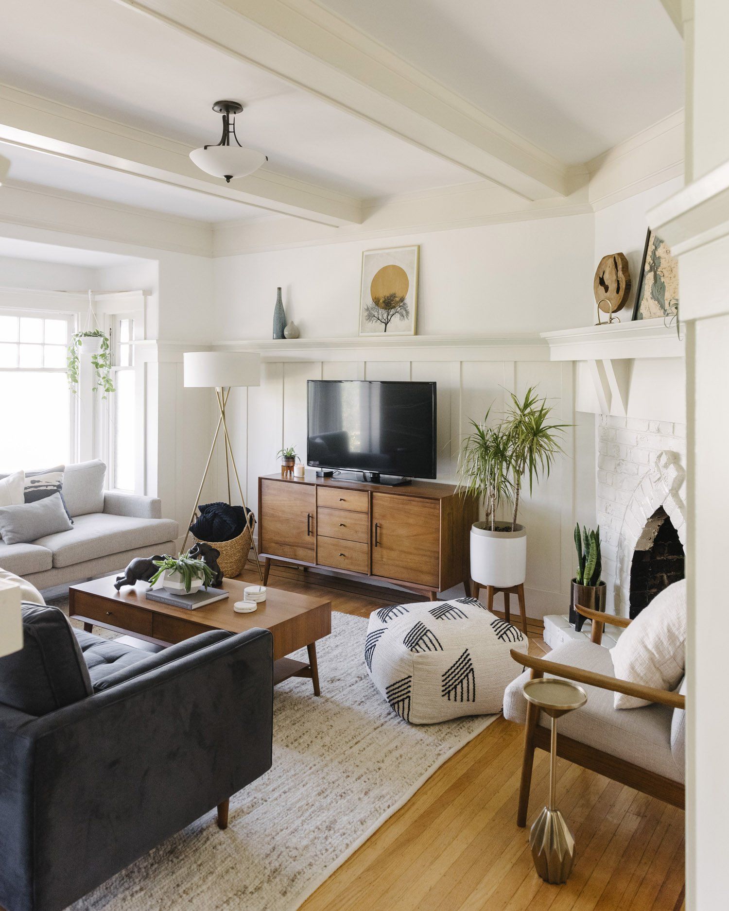 Integrating a Charcoal TV Stand Into Your Living Space Design