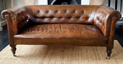 Origin Of Chesterfield Sofa At Hunter Hunter Blog in The Chesterfield Sofa Tracing Its Enduring Legacy