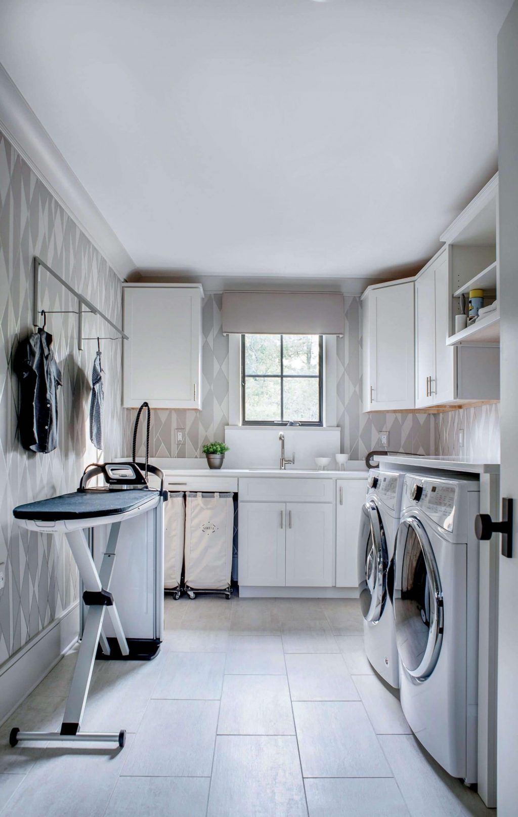 10+ Laundry Room Layout Ideas For Decluttered Washing for