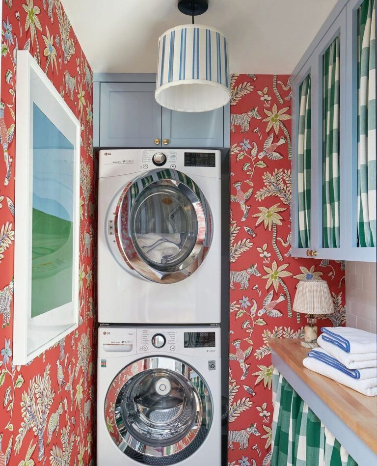 30 Beautiful Laundry Room Wallpaper Ideas You Will Love for Transforming Your Laundry Room with Bold Wallpaper