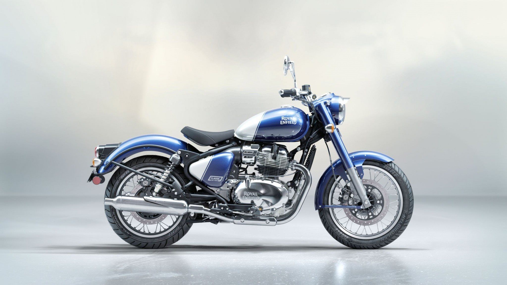 Motorrad Vergleich Royal Enfield Classic 650 2025 Vs. Royal Enfield ... for Classic Shaker Cabinets For A Kitchen And Laundry Room