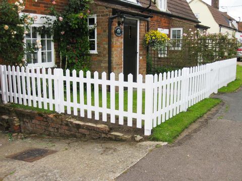 Picket Fencing In Northumberland | Northumberland Fencing Services in Picket House Furnishings Brooks 9-Drawer Dresser With Mirror In Grey