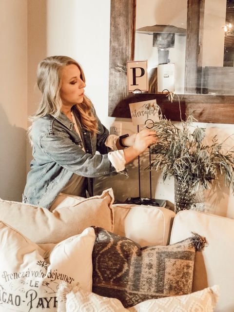 The Perfect Pillow Arrangement in The Secret Formula For Perfect Pillow Arrangements