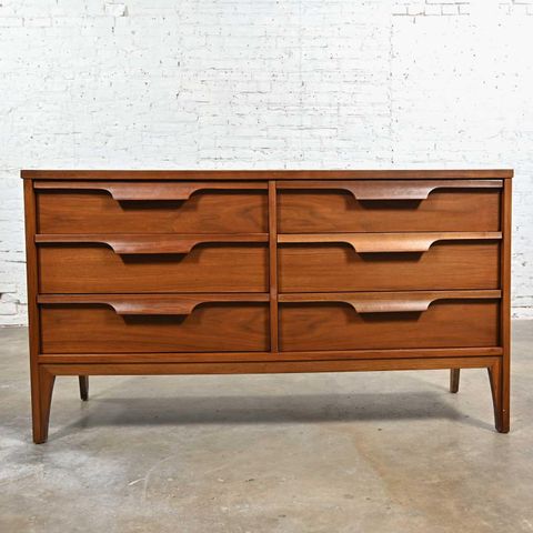 Vintage Mid-Century Modern Johnson Carper Fashion Trend 6 Drawer Walnut ... with regard to How to Style Your Living Space with Classic Wooden Pieces