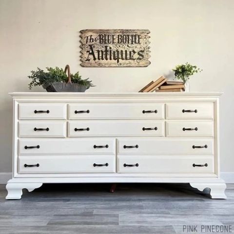 Benjamin Moore Navajo White Vs. Benjamin Moore Stone House Comparison with Pintado Log Table, Navajo Red