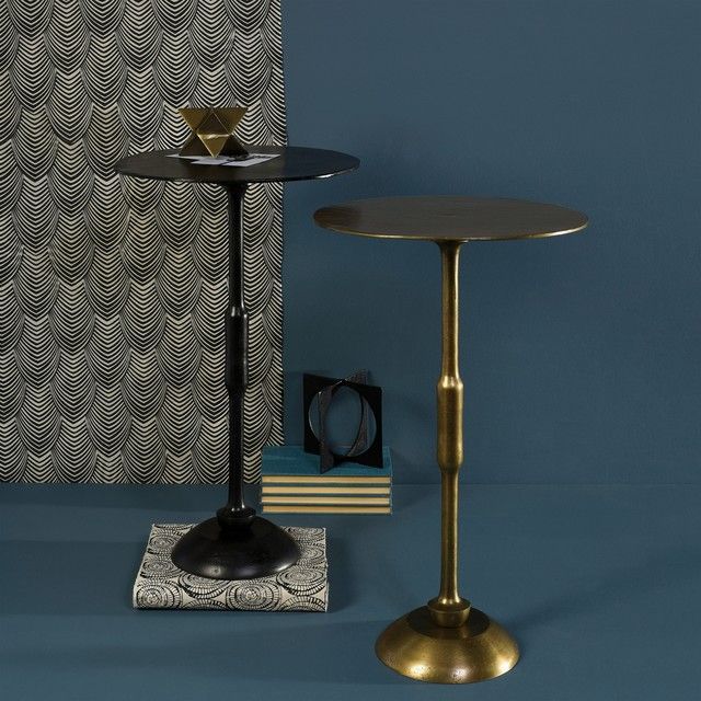 Creating visual harmony with simple round table accents